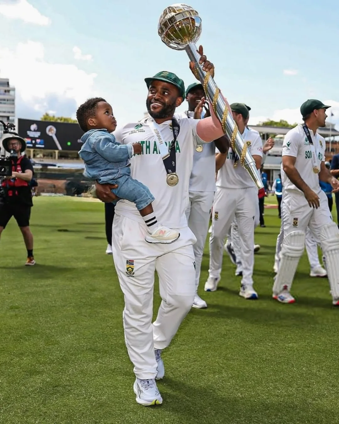 South Africa has made history as the first country to hold both the Rugby and Cricket world titles at the same time.From Siya Kolisi’s Springboks lifting the Rugby World Cup in Paris to the Proteas Wo...