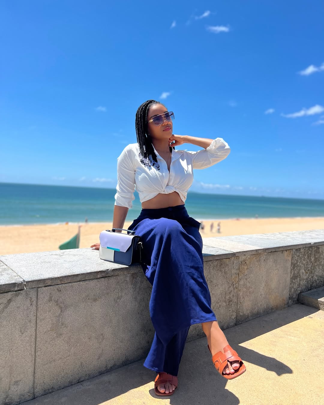 It smells like summer ☀️🏖️💅🏽#vidaleve#sol#praia#outfitprimavera#momentossimples#energiaboa#sun#goodexperiences✌️️